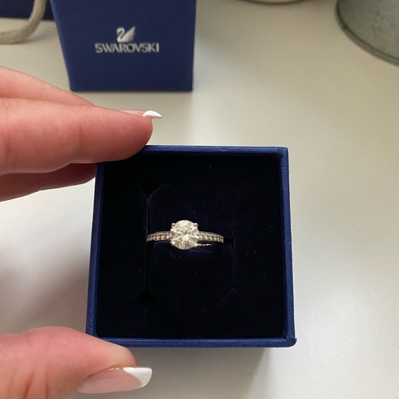 Swarovski ring - Picture 2 of 5
